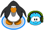 Um pinguim com seu puffle no jogo.